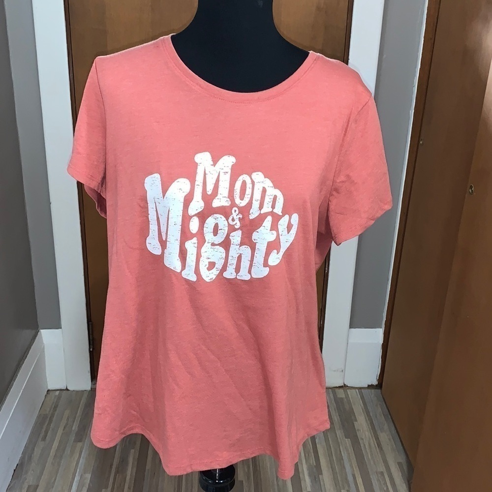 Sonoma inspirational mom graphic tee!